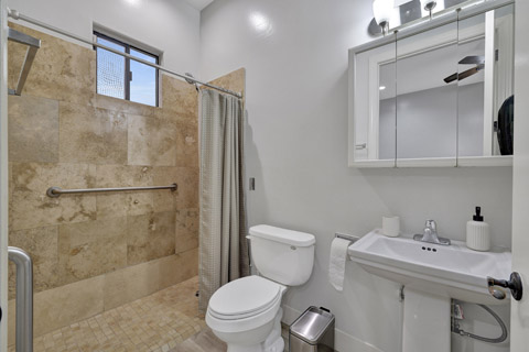 Oasis on Yucca Bathroom 1