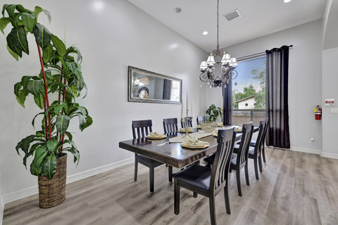 Oasis on Yucca Dining Room