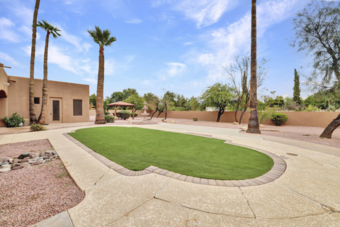 Oasis on Yucca Back 1